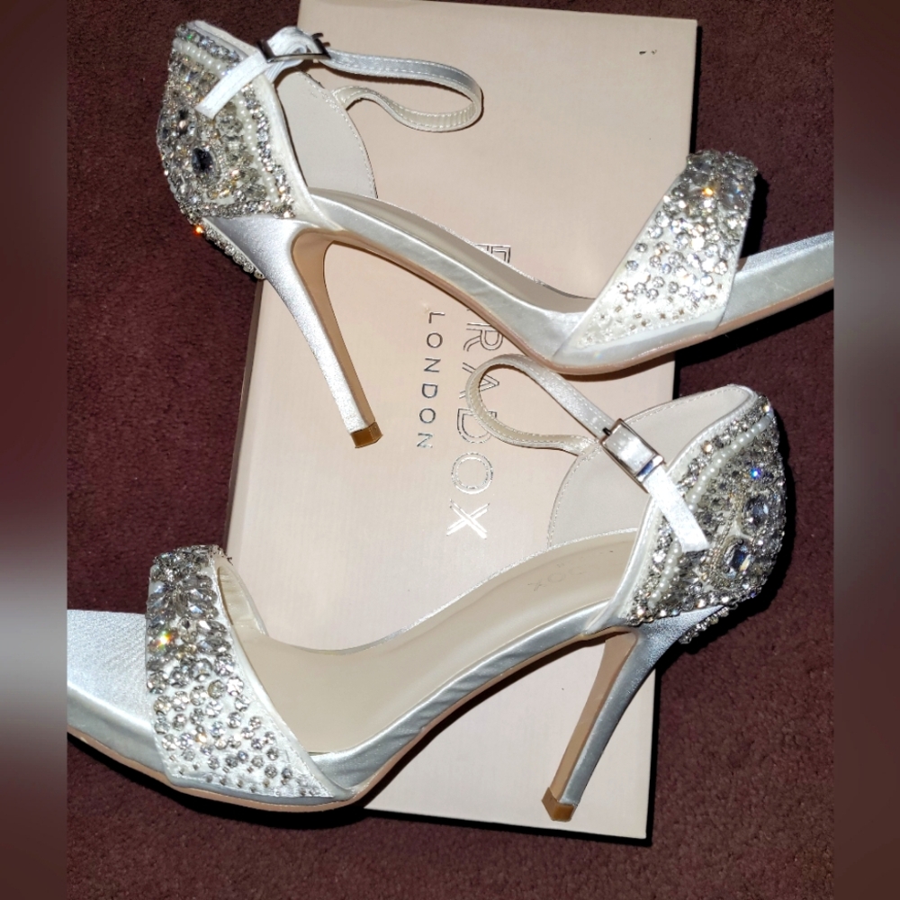 PARADOX LONDON Elodie Ivory satin rhinestone wedding Women's Heel size 7/EU 37.5